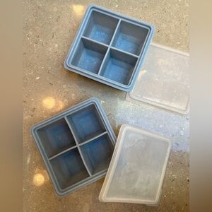 Giant 2” square ice cubes! 🎉 cocktail fun w Blue Silicone Ice Cube Trays w Lids